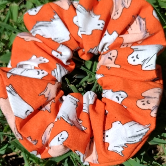 Scrunchie - Picture 2 of 4